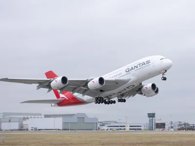 FILED - 08 November 2021, Saxony, Dresden: A Qantas Airways Airbus A380 takes off from Dresden Airport. - Australian airline Qantas Group is to cut its domestic capacity levels for 2023 to assist with the recovery from sustained high fuel prices. Photo: Sebastian Kahnert/dpa-Zentralbild/dpa