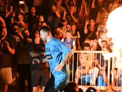 Luka Dončić- 30.06.2022 &ndash; ko&scaron;arka &ndash; Slovenija: Hrva&scaron;ka, kvalifikacije za svetovno prvenstvo SP 2023, 5. krog - spektakel v Stožicah z Luko Dončićem in Goranom Dragićem//FOTO: Nik Erik Neubauer