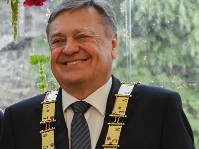 ljubljanski župan Zoran Janković- 09.05.2022 - Slavnostna seja Mestnega sveta Mestne občine Ljubljana (MOL) ob 9. maju, prazniku mesta Ljubljana - podelitev listine častni me&scaron;čan in častna me&scaron;čanka, nagrade in plakete glavnega mesta Ljubljane //FOTO: Nik Erik Neubauer