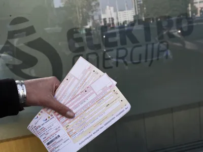 Podražitve na borzah električne energije se postopoma in zagotovo prelivajo na gospodinjstva; z leto&scaron;njim poletjem bodo domala vsi ponudniki podražili svoje storitve.