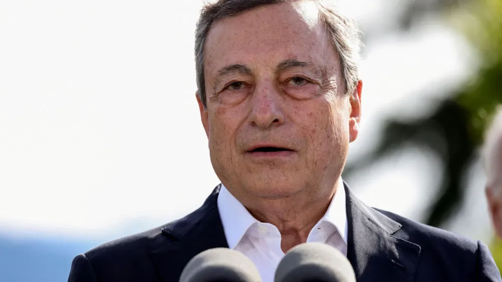 FILE PHOTO: Italian Prime Minister Mario Draghi speaks during the first day of the G7 leaders' summit at Bavaria's Schloss Elmau castle, near Garmisch-Partenkirchen, Germany, June 26, 2022. REUTERS/Lukas Barth/Pool/File Photo