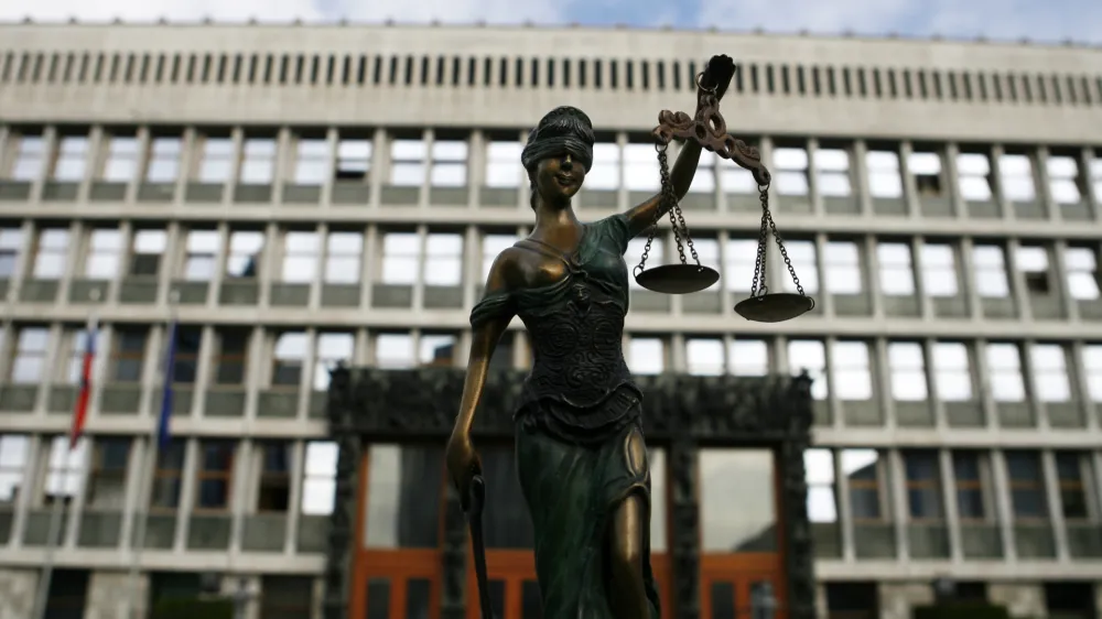 Na ministrstvu za pravosodje nameravajo v spremembe zakona o odvzemu premoženja nezakonitega izvora vključiti tudi novosti iz &scaron;e nastajajoče evropske direktive o odvzemu premoženja in zaplembi.