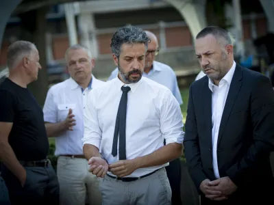 vodja posvetovalne skupine za spremljanje koronvirusa Mario Fafangel, minister za zdravje Danijel Be&scaron;ič Loredan, 22.07.2022 - novinarska konferenca o aktualnem dogajanju obvladovanja covida-19 in strokovnih priporočilih posvetovalne skupine za spremljanje koronavirusa in nacionalne skupine za koordinacijo sprejemov in posteljnih kapacitet za covidne bolnike v zdravstvenem sistemuFoto: Luka Cjuha