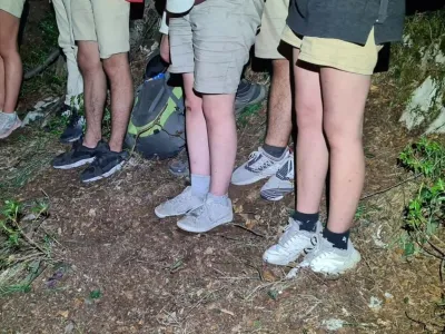 Fotografijo neprimerno opremljenih skavtov iz Francije so objavili na facebook strani Gorske re&scaron;evalne zveze Slovenija. 