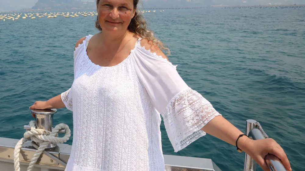 Seča, 21.07.2022<br>Piranski zaliv, Prosub, tiskovna konferenca, koljčiče, <br>Suzana France gojiteljica pedočev