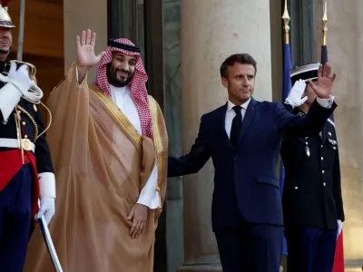 Zaradi nafte in energetskih posledic ukrajinske vojne savdskemu prestolonasledniku bin Salmanu vrata do zahodnih voditeljev niso več zaprta: nedavno se je srečal s francoskim predsednikom Macronom, gr&scaron;kim premierjem Micotakisom in ameri&scaron;kim predsednikom Bidnom, marca pa z britanskim premierjem Johnsonom.