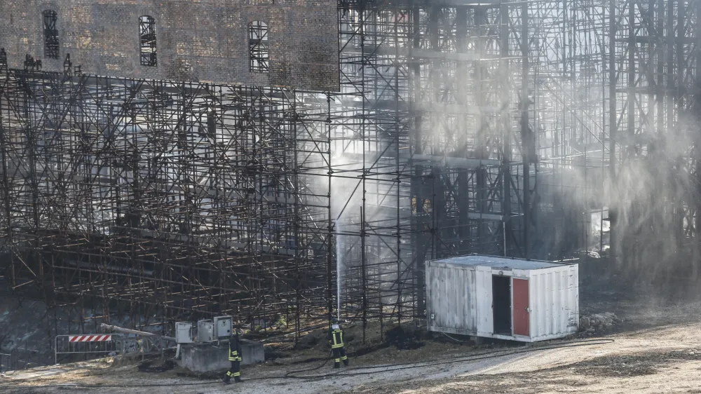 01 August 2022, Italy, Rome: Firefighters extinguish a fire at Medici and Big Brother studios in the Cinecitta movie city. Photo: Cecilia Fabiano/LaPresse via ZUMA Press/dpa