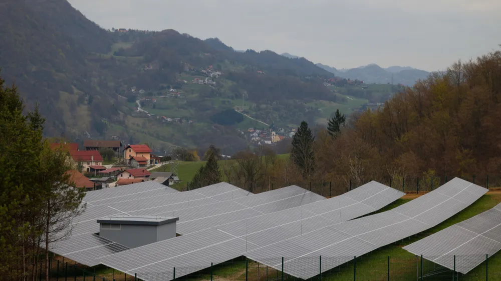 Hrastnik, Soncna elektrarna Prapretno.<br>Slovesnost ob odprtju Soncne elektrarne Prapretno.