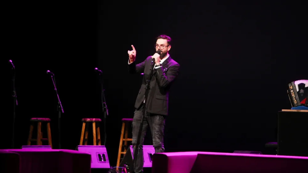 Petar Gra&scaron;o se za tem, ko je bil popolnoma izčrpan, že počuti bolje in je napovedal prihajajoče koncerte. F Bojan Velikonja