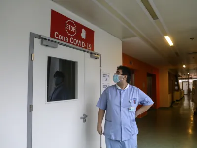 - 09.11.2020  novi prostori za COVID bolnike v nedokončanem delu DTS - Diagnostično-terapevtski servis na novi urgenci v UKC Ljubljana  novi covid oddelek s 56 posteljami je bil zgrajen v 10 dneh  covid bolniki - epidemija koronavirus COVID-19 v Sloveniji //FOTO: Luka Cjuha.