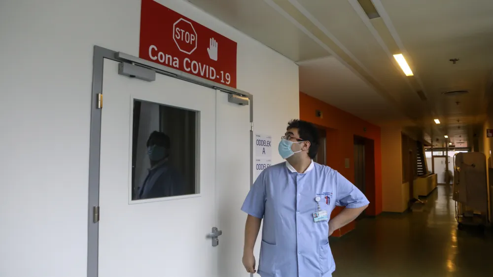 - 09.11.2020  novi prostori za COVID bolnike v nedokončanem delu DTS - Diagnostično-terapevtski servis na novi urgenci v UKC Ljubljana  novi covid oddelek s 56 posteljami je bil zgrajen v 10 dneh  covid bolniki - epidemija koronavirus COVID-19 v Sloveniji //FOTO: Luka Cjuha.