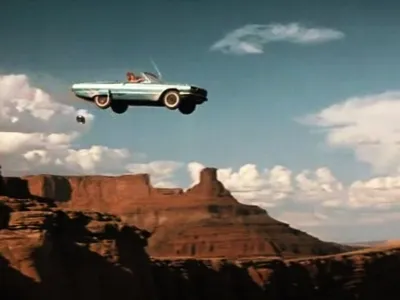 Znameniti prizor forda thunderbida v zraku, s katerim se film Thelma & Louise tudi zaključi. F youtube