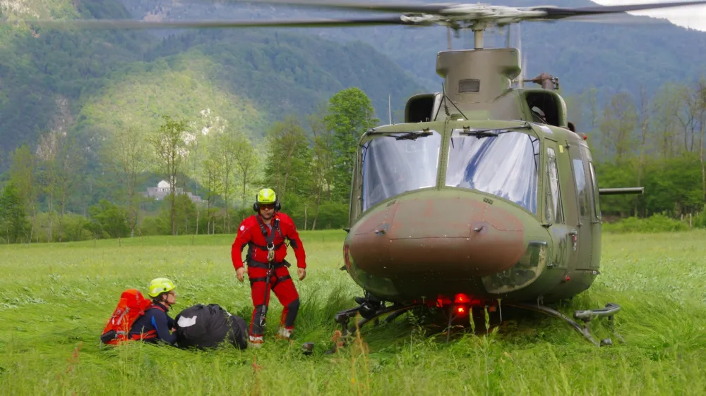 helikopter re&scaron;evanje gorski re&scaron;evalci