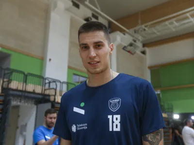 Klemen Čebulj- 09.08.2022 &ndash; mo&scaron;ka odbojkarska reprezentanca - srečanje z igralci in novim selektorjem Gheorghejem Cretujem //FOTO: Luka Cjuha