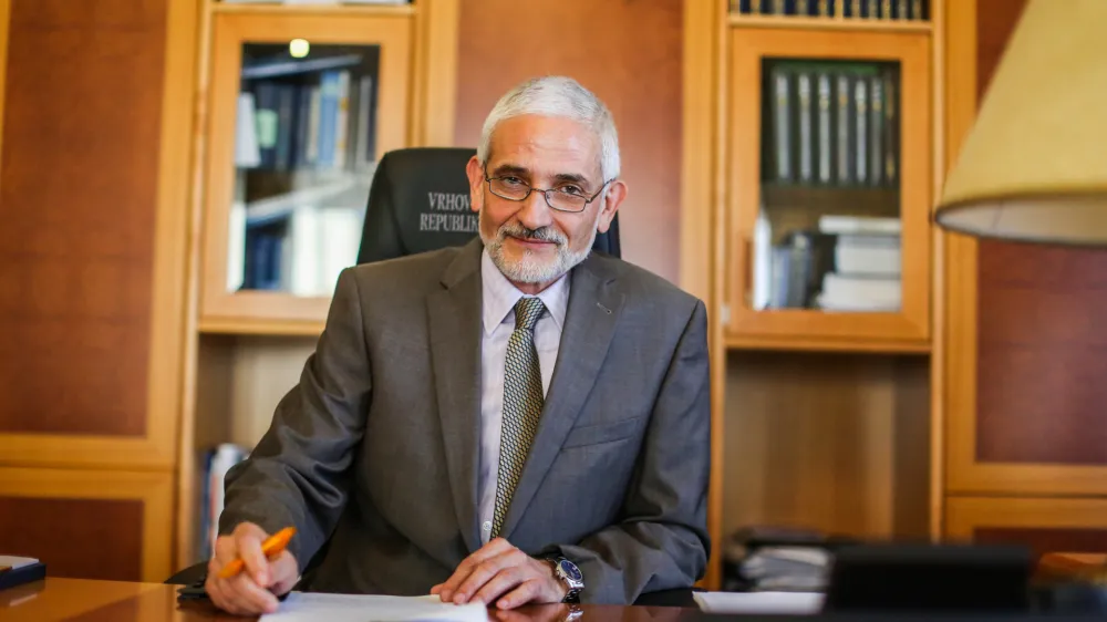 Predsedniku vrhovnega sodi&scaron;ča Damijanu Florjančiču se februarja izteče mandat. V prvem javnem pozivu se za njegovega naslednika ni prijavil nihče.
&nbsp;