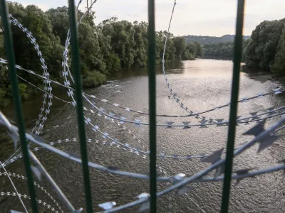 Kolpa je doslej na slovenski in hrva&scaron;ki strani odnesla sedemnajst migrantov. Imen nekaterih med njimi ne poznamo, svojci pa ugotavljajo, da je podatke težko pridobiti.&nbsp;