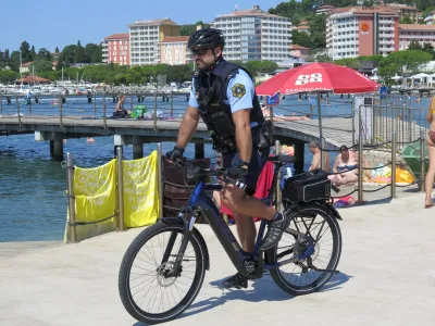 V preventivni akciji policije na Obali je bilo vendarle mogoče opaziti nekaj policistov na kolesih.