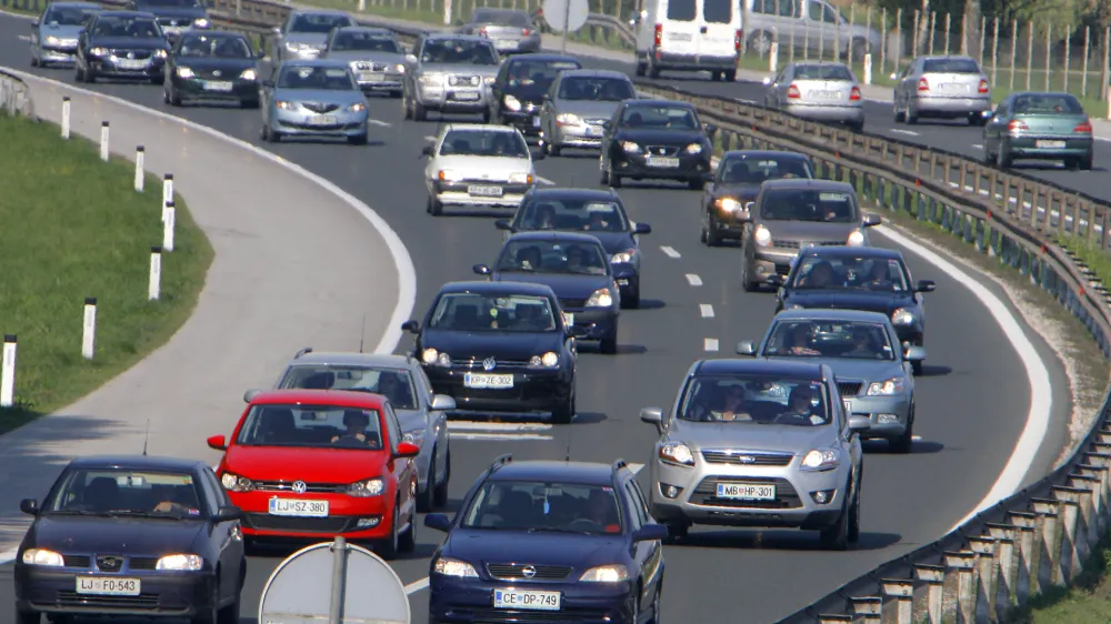 - Gneča na avtocesti Ljubljana Koper  //FOTO: Jaka Adamič