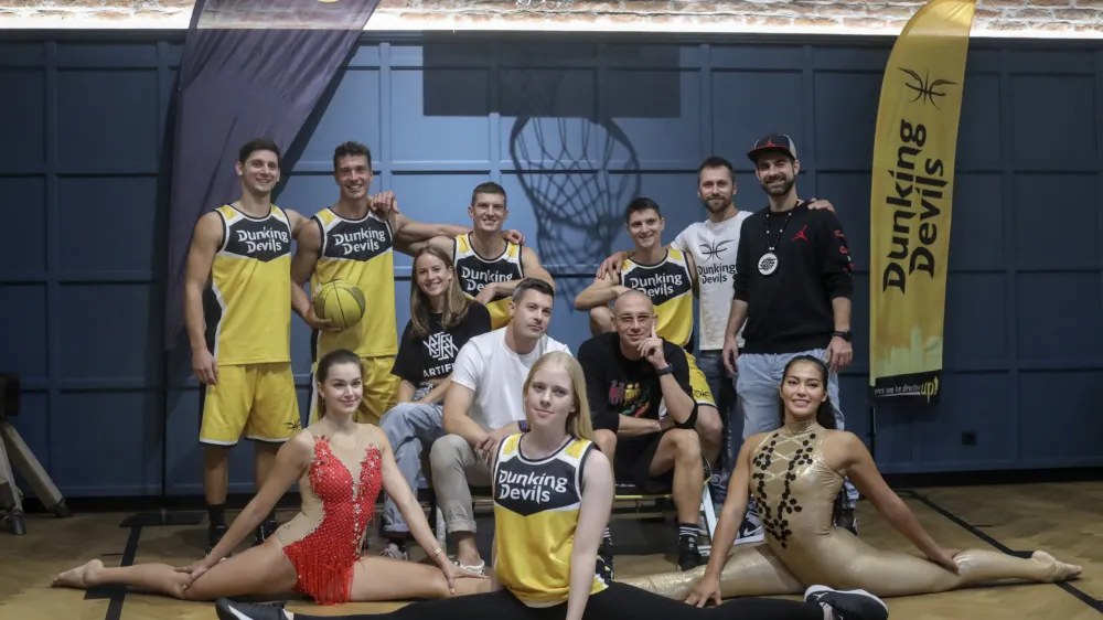 - 24.08.22 - medijski piknik - druženje z ustvarjalci spektakla dunkin devils live//FOTO: Jaka Gasar