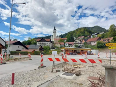 Rok za zaključek del za prenovo križi&scaron;ča je po pogodbi 15. december 2022. Foto: Vesna Levičnik