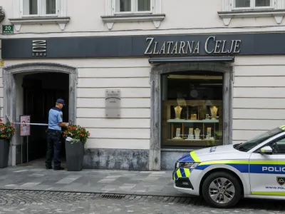 Zlatarna Celje v sredi&scaron;ču Ljubljane je bila letos že drugič tarča roparskega napada.