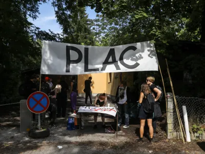 - 03.09.2022 &ndash; PLAC - Participativna Ljubljanska Avtonomna Cona - squat - zasedba zapu&scaron;čenega prostora - Stolpni&scaron;ka 10 //FOTO: Luka Cjuha