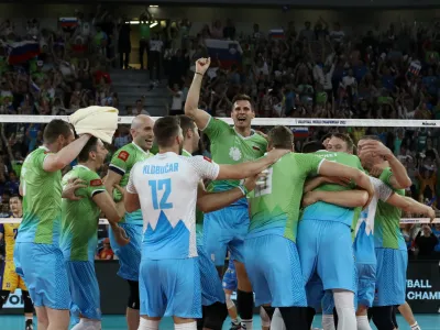 <br>- 07.09.2022 &ndash; odbojka &ndash; Slovenija: Ukrajina, svetovno prvenstvo v odbojki za mo&scaron;ke v Ljubljani, četrtfinale: Slovenska mo&scaron;ka odbojkarska reprezentanca se je uvrstila v polfinale svetovnega prvenstva. V četrtfinalu je v Ljubljani premagala Ukrajino s 3:1 <br><br><br>//FOTO: Luka Cjuha<br>