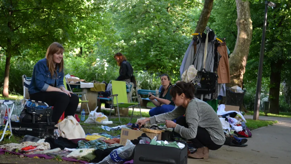 Park Tabor 2013, sobotna garažna razprodaja in umetni&scaron;ki sejem
