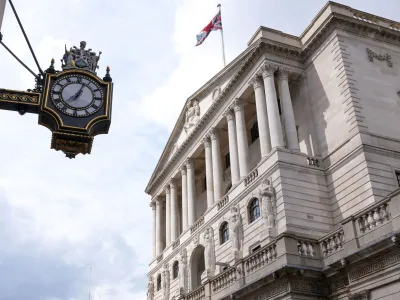 FILE PHOTO: A general view of the Bank of England (BoE) building, the BoE confirmed to raise interest rates to 1.75%, in London, Britain, August 4, 2022. REUTERS/Maja Smiejkowska/File Photo