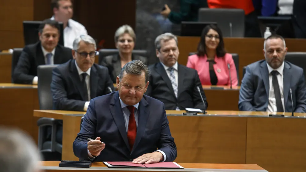 minister za kohezijo in regionalni razvoj Aleksander Jev&scaron;ek (SD)- 01.06.2022 - Izredna seja DZ, na kateri so potrjevali 17. novih ministrov - 15. petnajsta Vlada Republike Slovenije RS v samostojni Sloveniji pod vodstvom predsednika vlade dr. Roberta Goloba -  //FOTO: Luka Cjuha