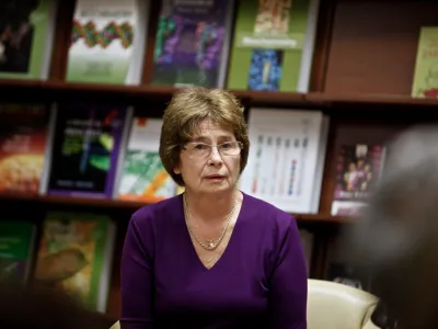 dr. Spomenka Hribar - predstavitev knjige Svet kot zarota avtorica dr. Spomenke Hribar - analiza političnega sloga Janeza Jan&scaron;e     //FOTO: Luka Cjuha 