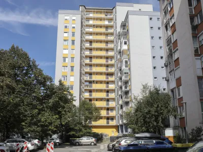 V prvem nadstropju bloka na Celov&scaron;ki 185 bo ljubljanski stanovanjski sklad nekoč pisarni&scaron;ke prostore preuredil v pet neprofitnih stanovanj.