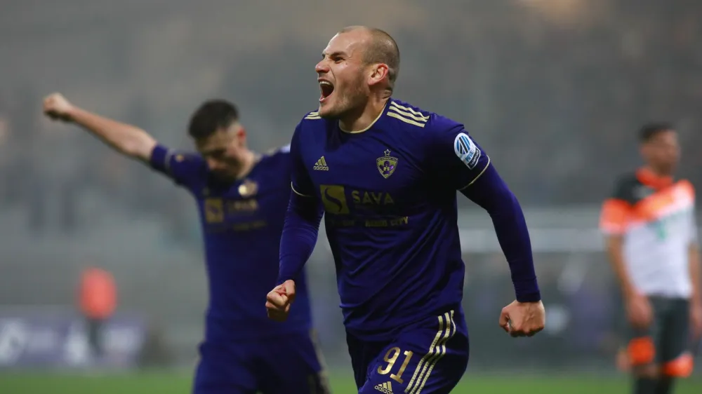 Maribor - nogomet - Nk Maribor in Nk Aluminij - gol Ognjen Mudrinski