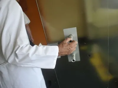 - ilustrativna fotografija zdravstvo, zdravniki, zdravnice, medicinske sestre, UKC Ljubljana, klinični center, bolni&scaron;nica//FOTO: Tomaž Zajel&scaron;nik