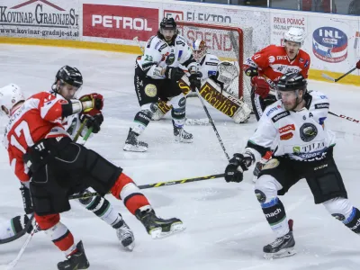 Nik Pem - - hokejisti Sija Acronija Jesenic so postali državni prvaki v sezoni 2014/15<br><br><br><br>- 15.04.2015 -- hokej - Sij Acroni Jesenice: T Olimpija, državno prvenstvo - DP, finale, 4. tekma:<br>- Hokejisti Sija Acronija Jesenic so premagali Olimpijo z 2:1 (0:0, 1:1, 1:0). in osvojili naslov prvaka za sezono 2014/15.<br>          <br><br><br>//FOTO: Jaka Gasar