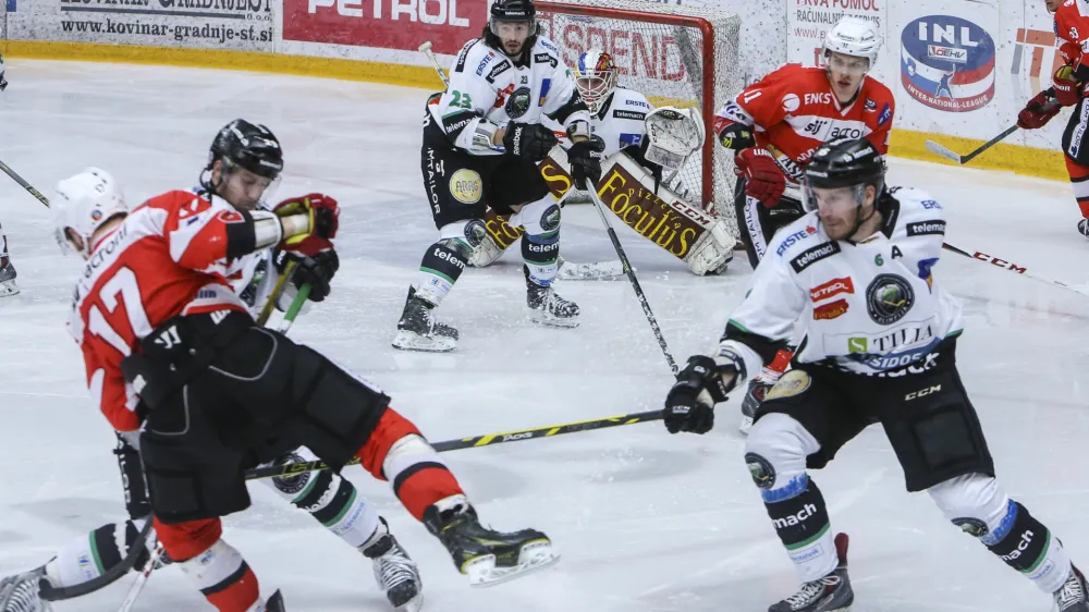 Nik Pem - - hokejisti Sija Acronija Jesenic so postali državni prvaki v sezoni 2014/15<br><br><br><br>- 15.04.2015 -- hokej - Sij Acroni Jesenice: T Olimpija, državno prvenstvo - DP, finale, 4. tekma:<br>- Hokejisti Sija Acronija Jesenic so premagali Olimpijo z 2:1 (0:0, 1:1, 1:0). in osvojili naslov prvaka za sezono 2014/15.<br>          <br><br><br>//FOTO: Jaka Gasar