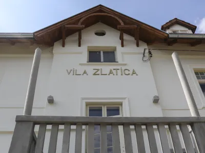 - 15.09.2020 &ndash; prenova stavbe Vila Zlatica - Hribarjeva vila, prenova me&scaron;čanske vile nekdanjega ljubljanskega župana Ivana Hribarja, Cesta 27. aprila 47 v Ljubljani &ndash; Rožna dolina  //FOTO: Jaka Gasar