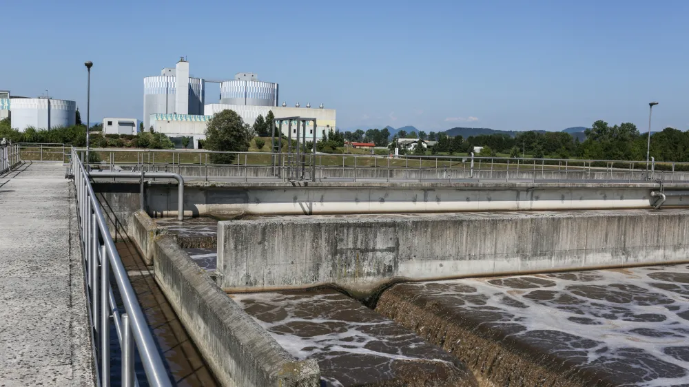 17.08.2017Ljubljana, Centralna čistilna naprava.Predstavitev ter novinarska konferenca ob odobritvi sredstev za kohezijski projekt Odvajanje in či&scaron;čenje odpadne vode na območju vodonosnika Ljubljanskega polja.//Foto: Bojan Velikonja
