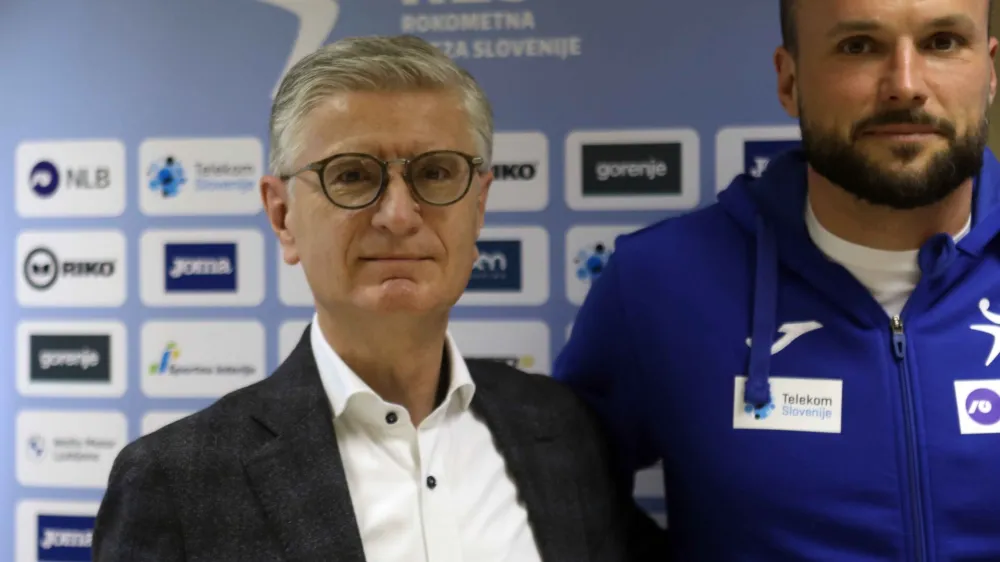 Franjo Bobinac, predsednik Rokometne zveze Slovenije in Uro&scaron; Zorman, novi selektor rokometne reprezentance <br><br><br><br><br>- 03.03.2022 - Rokometna zveza Slovenije (RZS) - novinarska konferenca novega selektorja mo&scaron;ke reprezentance Uro&scaron;a Zormana - //FOTO: Tomaž Skale 