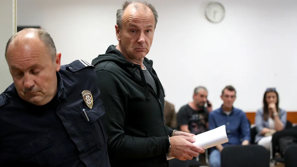 Harald Kopitz je na sodi&scaron;ču priznal, da je umoril svoje tri otroke. Sodnica mu je naložila najvi&scaron;jo možno kazen 50 let zapora.&nbsp;