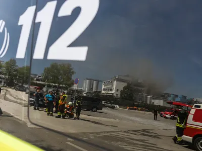 112, klic v sili- 12.05.2022 &ndash; Kočevje &ndash; požar - eksplozija v kemični tovarni Melamin - razneslo kotel v proizvodnji - po&scaron;kodovanih več kot dvajset oseb, dve osebi huje opečeni //FOTO: Bojan Velikonja