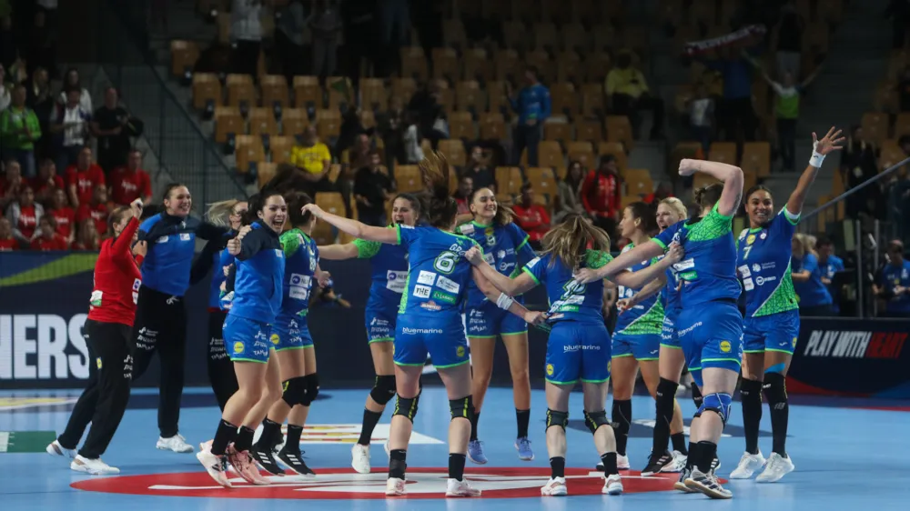 - 04.11.2022 &ndash; ženski rokomet &ndash; Slovenija: Danska, EHF&nbsp;evropsko prvenstvo&nbsp;v&nbsp;rokometu&nbsp;za&nbsp;ženske v Sloveniji:&nbsp;skupina B&nbsp;//FOTO: Bojan Velikonja&nbsp;