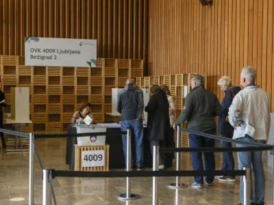 - 8.11.2022 &ndash; Predsedni&scaron;ke volitve 2022 - sedme volitve za petega predsednika republike v samostojni Sloveniji &ndash; Predčasno glasovanje drugi krogFoto:Luka Cjuha