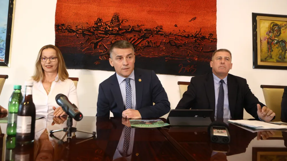 Janez Sodržnik- 15.11.2022 &ndash; predstavitev programa kandidata za predsednika OKS - Z&Scaron;Z Janeza Sodržnika in osveženo podpredsedni&scaron;ko ekipo //FOTO: Luka Cjuha