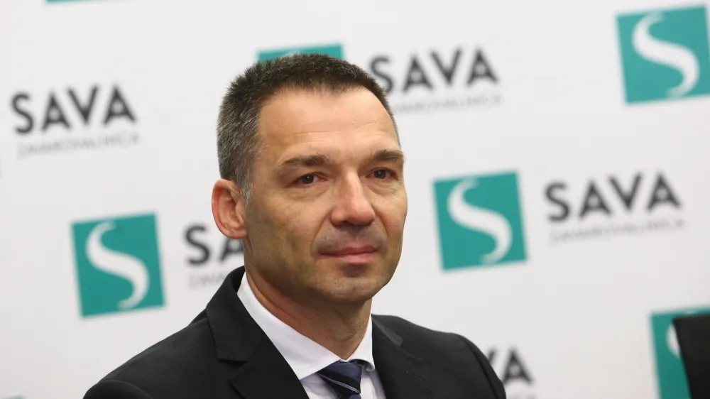 Maribor - Zavarovalnica Sava - stavba - zgradba - uprava - Boris Medica  - portret - &Auml;Ťlan uprave - Avtor: SaĹˇo Bizjak