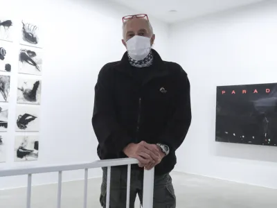 akademski slikar Ivo Prančič- 09.11.2021 - Galerija Bažato &ndash; novi prostor za sodobno umetnost umetnikov Bažato, ki delujejo na Humu v Gori&scaron;kih brdih - razstava Iva Prančiča z naslovom Paratimija, Dunajska cesta 53 v Ljubljani /FOTO: Jaka Gasar