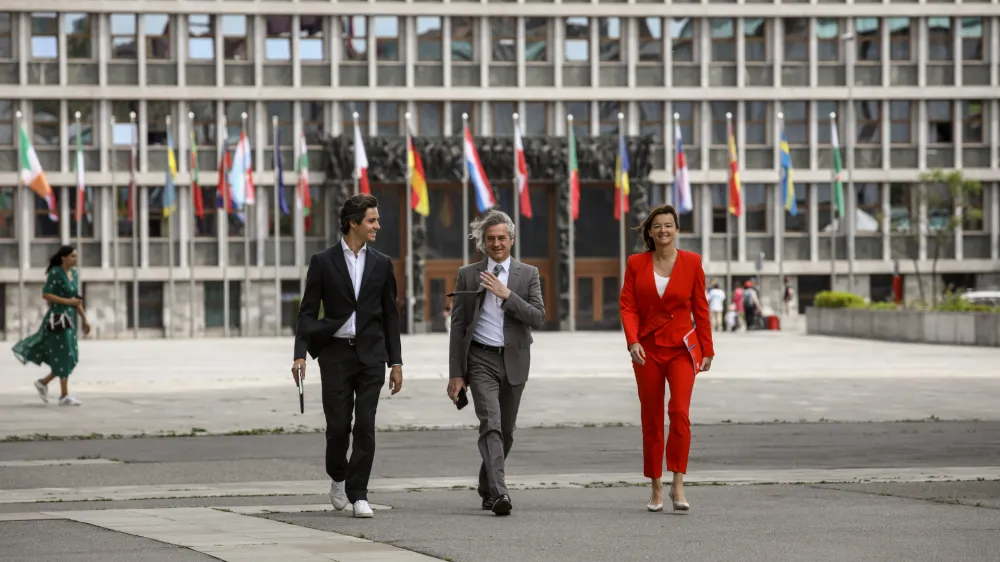 koordinator Levice Luka Mesec predsednik Gibanja Svoboda in mandatar dr. Robert Golob in predsednica SD Tanja Fajon<br><br><br>-24.05.2022 &ndash; podpis koalicijske pogodbe vlade v mandatu 2022-2026, ki se oblikuje pod vodstvom mandatarja dr. Roberta Goloba<br><br> <br><br>//FOTO: Luka Cjuha