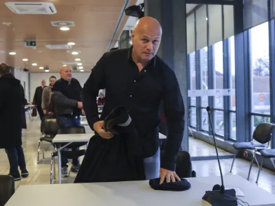 Dragan To&scaron;ić- 29.11.2022 &ndash; tretje sojenje v zadevi Balkanski bojevnik - sojenje Draganu To&scaron;iču, domnevnemu vodji slovenskega dela narkokartela t.i. kokainskega kralja Darka &Scaron;arića ter &scaron;e 11 soobdolženim - tihotapili več ton kokaina iz Južne Amerike v Evropo - //FOTO: Jaka Gasar