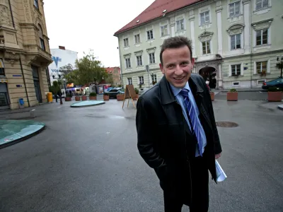 župan občine Celje Bojan &Scaron;rot- CELJE 2010 - tretje največje slovensko mesto - /FOTO: Matej Pov&scaron;eOPOMBA: ZA OBJAVO V PRILOGI &ndash; DNEVNIKOV OBJEKTIV - REPORTAŽA