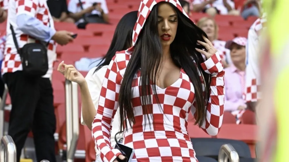 Ivana Knoll je najbolj prepoznavna navijačica hrva&scaron;ke nogometne reprezentance. F instagram